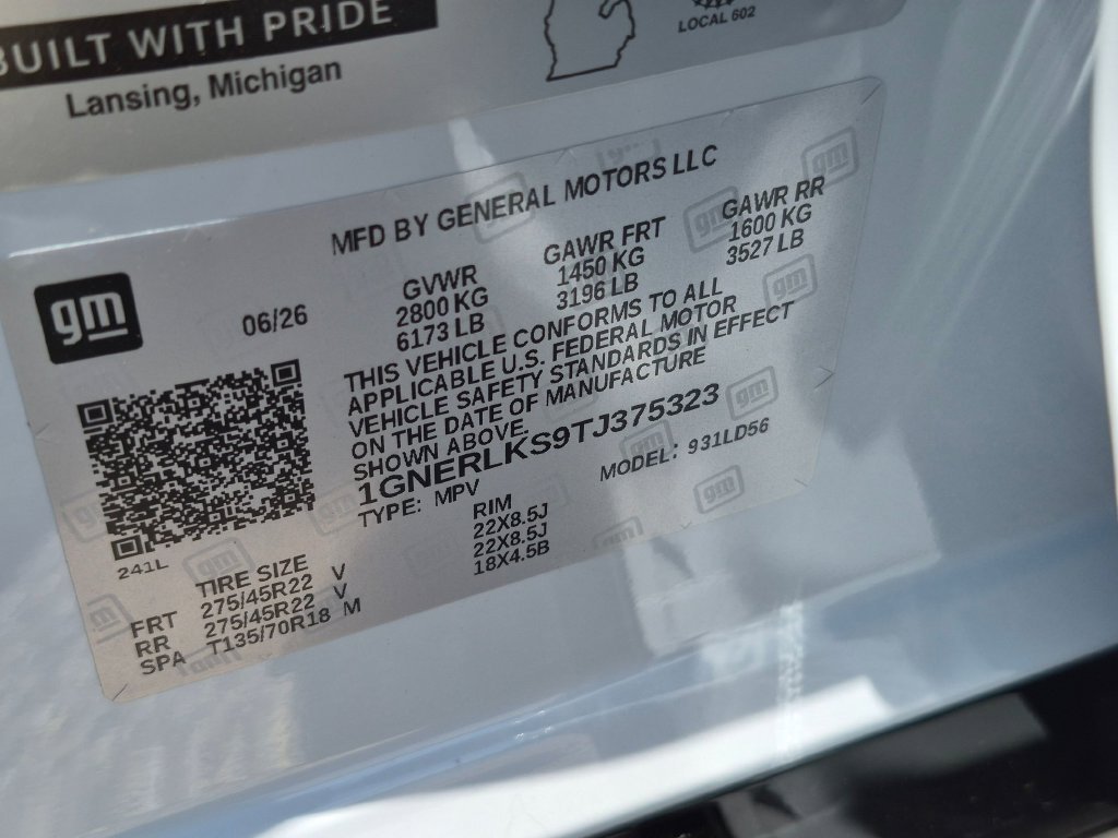 New 2026 Polar White Tricoat Chevrolet RS image 32