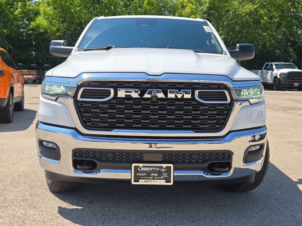 New 2026 Bright White Clear-Coat Exterior Paint RAM Big Horn/Lone Star image 4