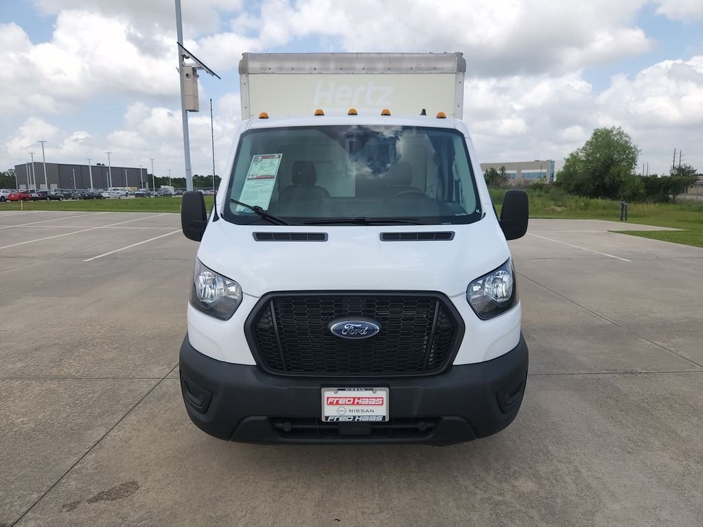 Used 2022 White Ford Box Truck image 9