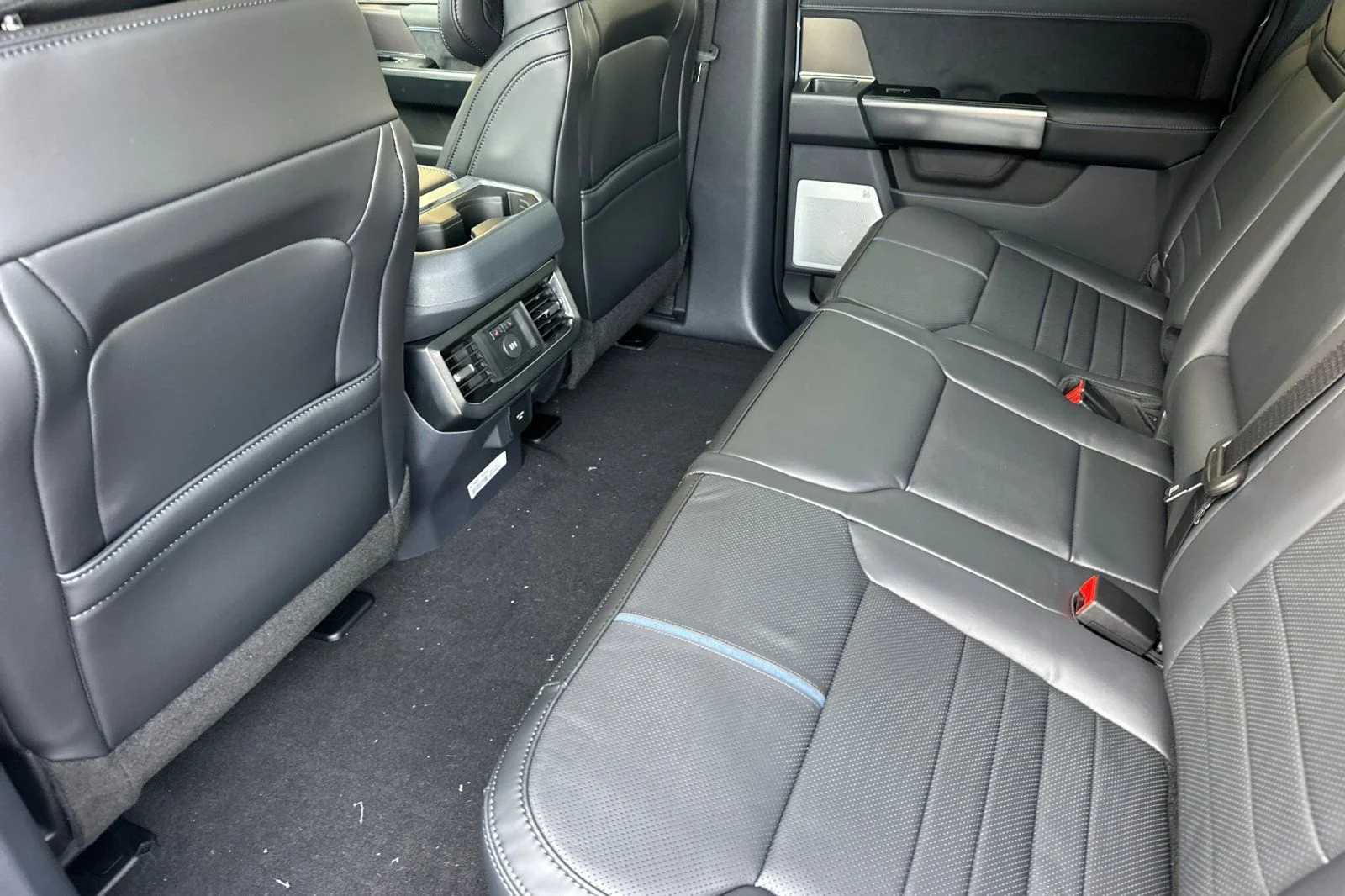New 2026 Glacier Gray Metallic Tri-Coat Ford F-350® Platinum® image 11