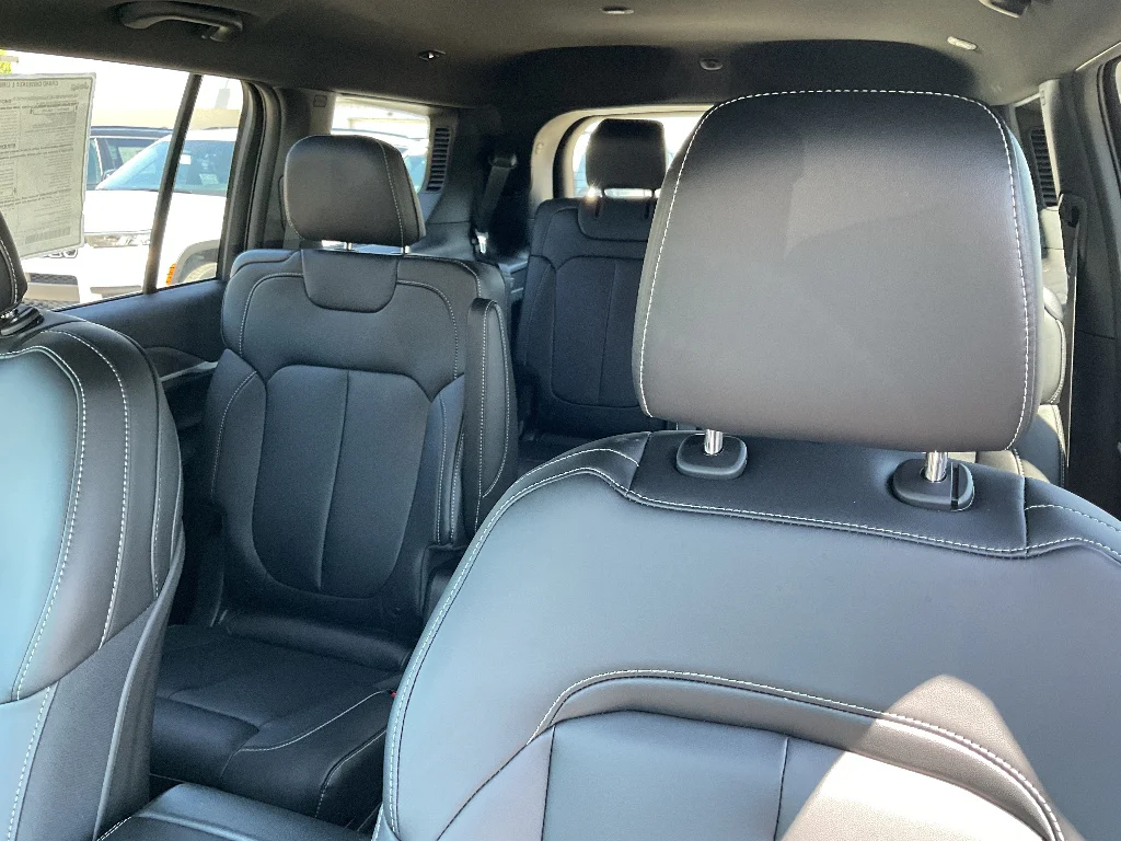 New 2026 Steel Blue Exterior Paint Jeep Limited image 13