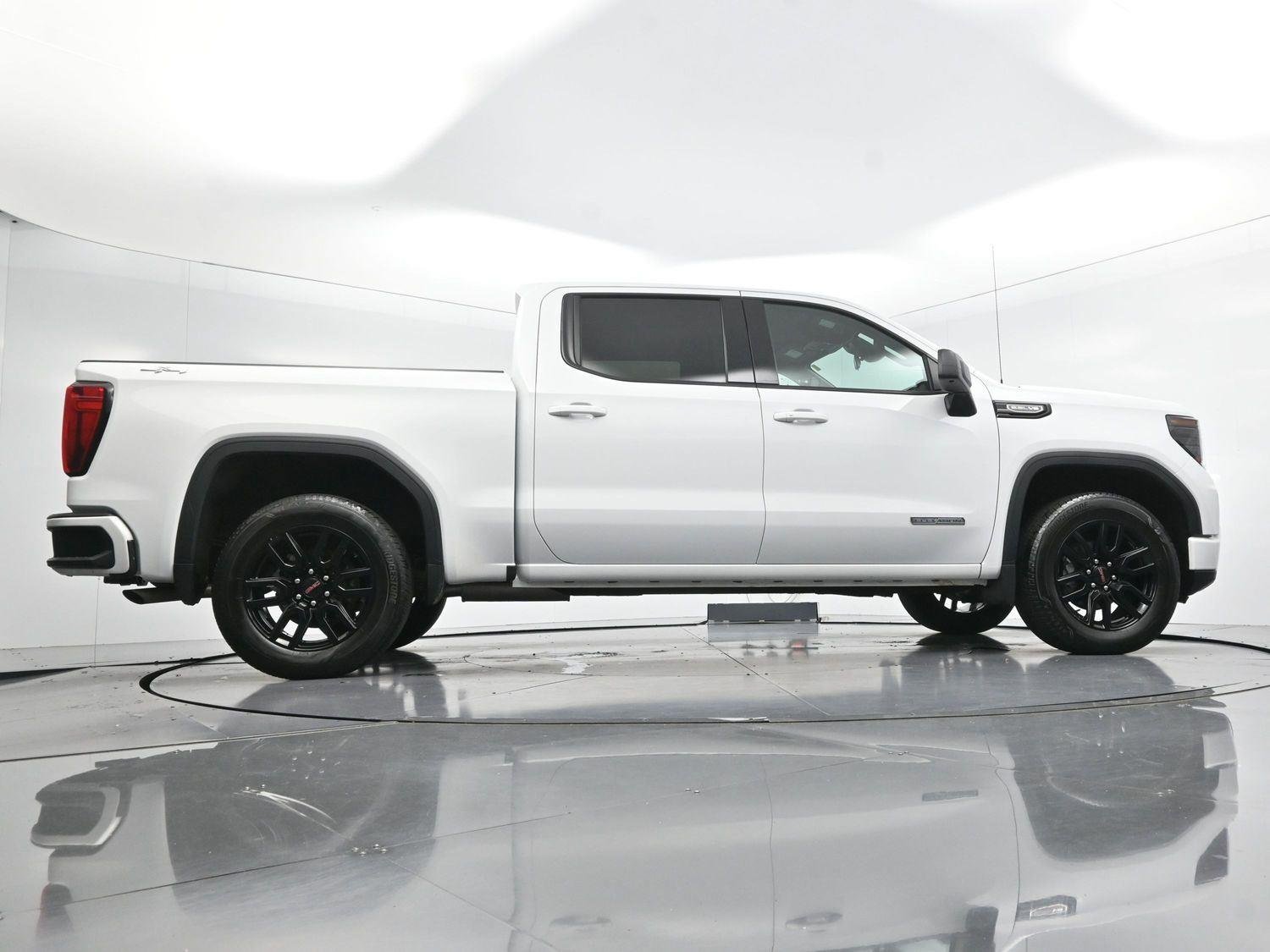 Used 2024 Summit White GMC Elevation image 48