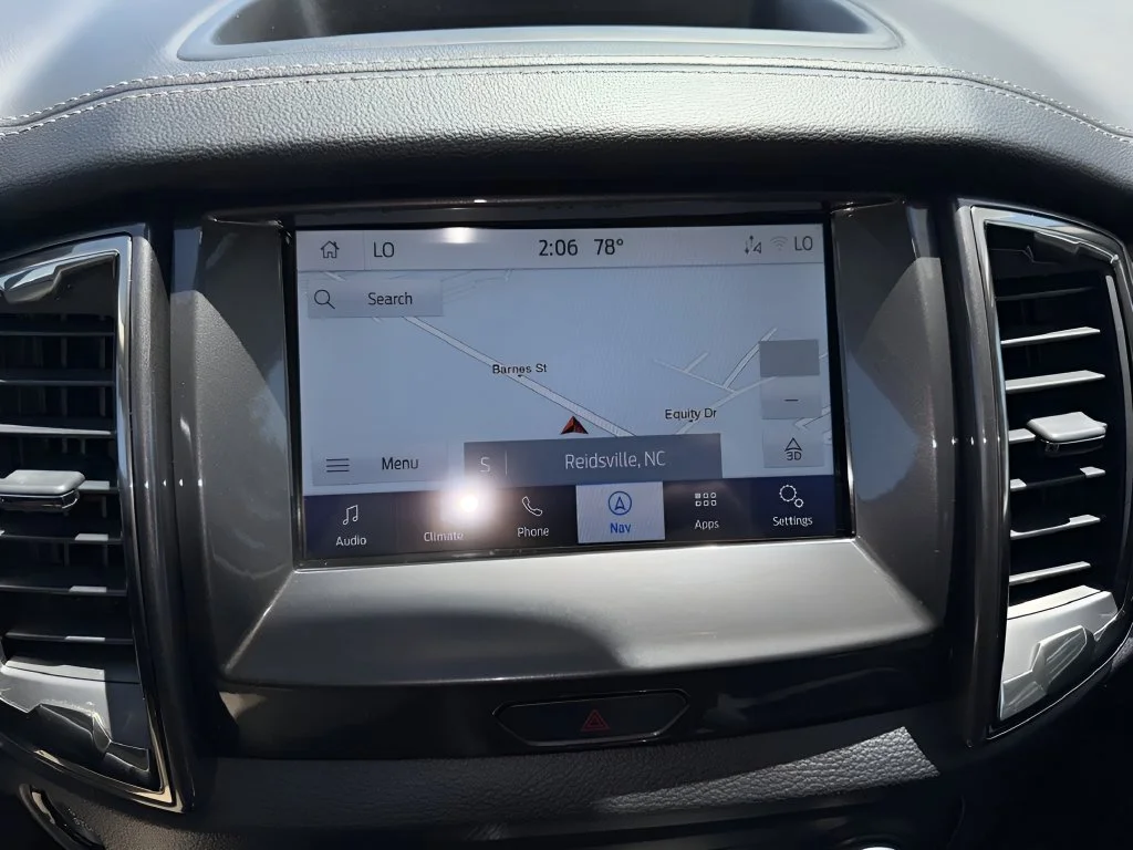 Used 2019  Ford XL image 16