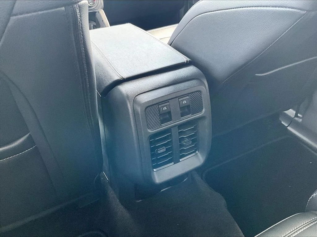 New 2025 Oxford White Ford Outer Banks® image 17