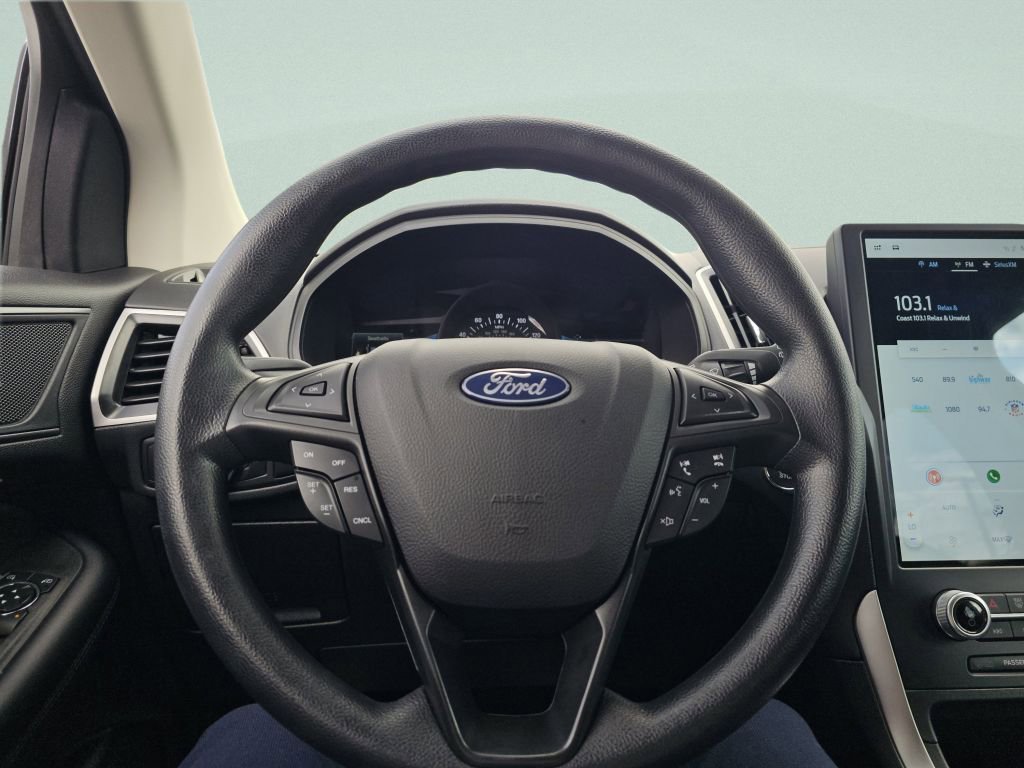 Used 2022 Oxford White Ford SE image 29