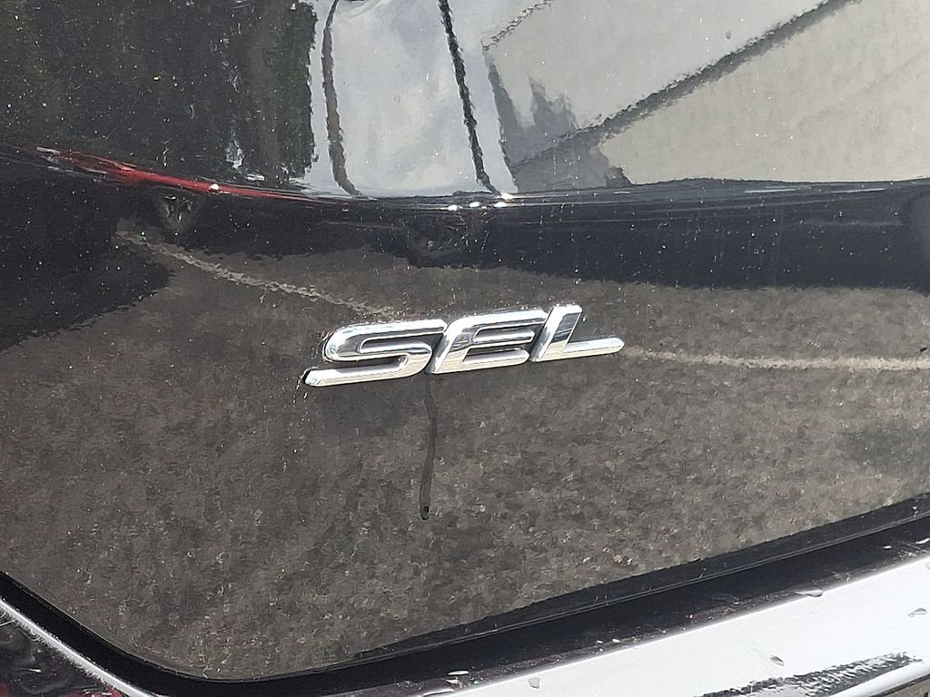 Used 2024 Black Ford SEL image 30
