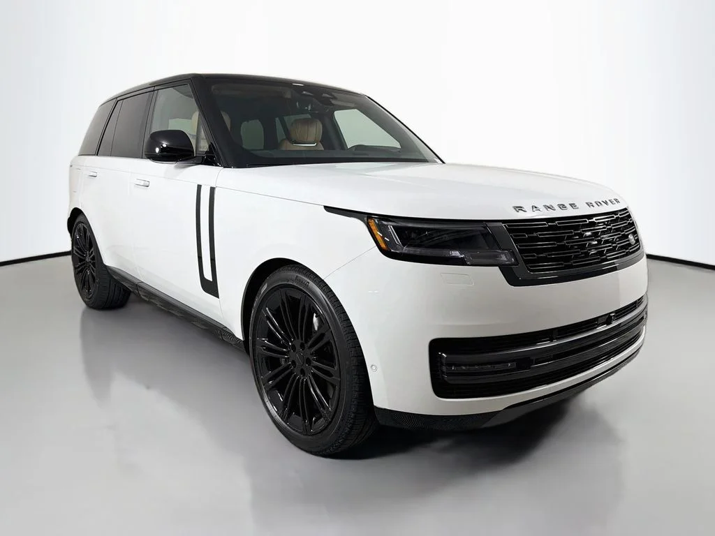 New 2026 Fuji White Land Rover SE image 3