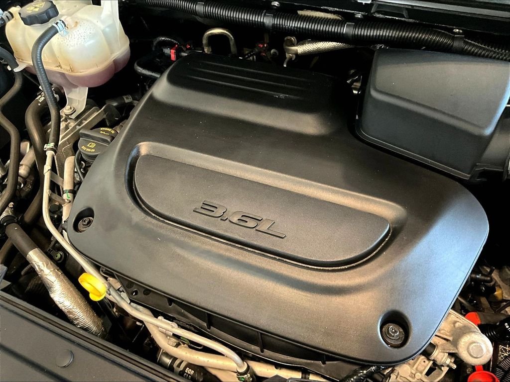 Used 2023 Black Chrysler Touring L image 34