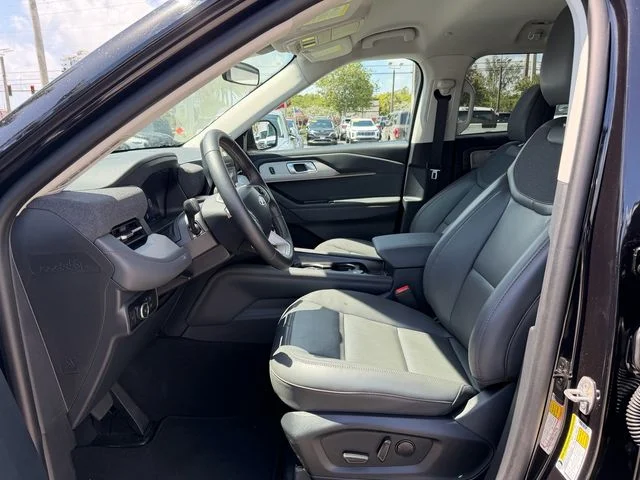 New 2026 Agate Black Metallic Ford Active image 4