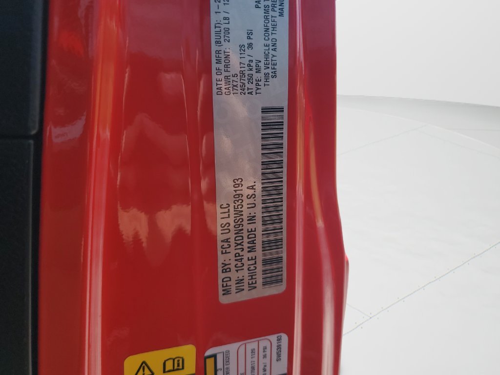 Used 2025 Red Jeep Sport S image 27