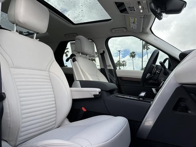 New 2026 Santorini Black Land Rover S image 13
