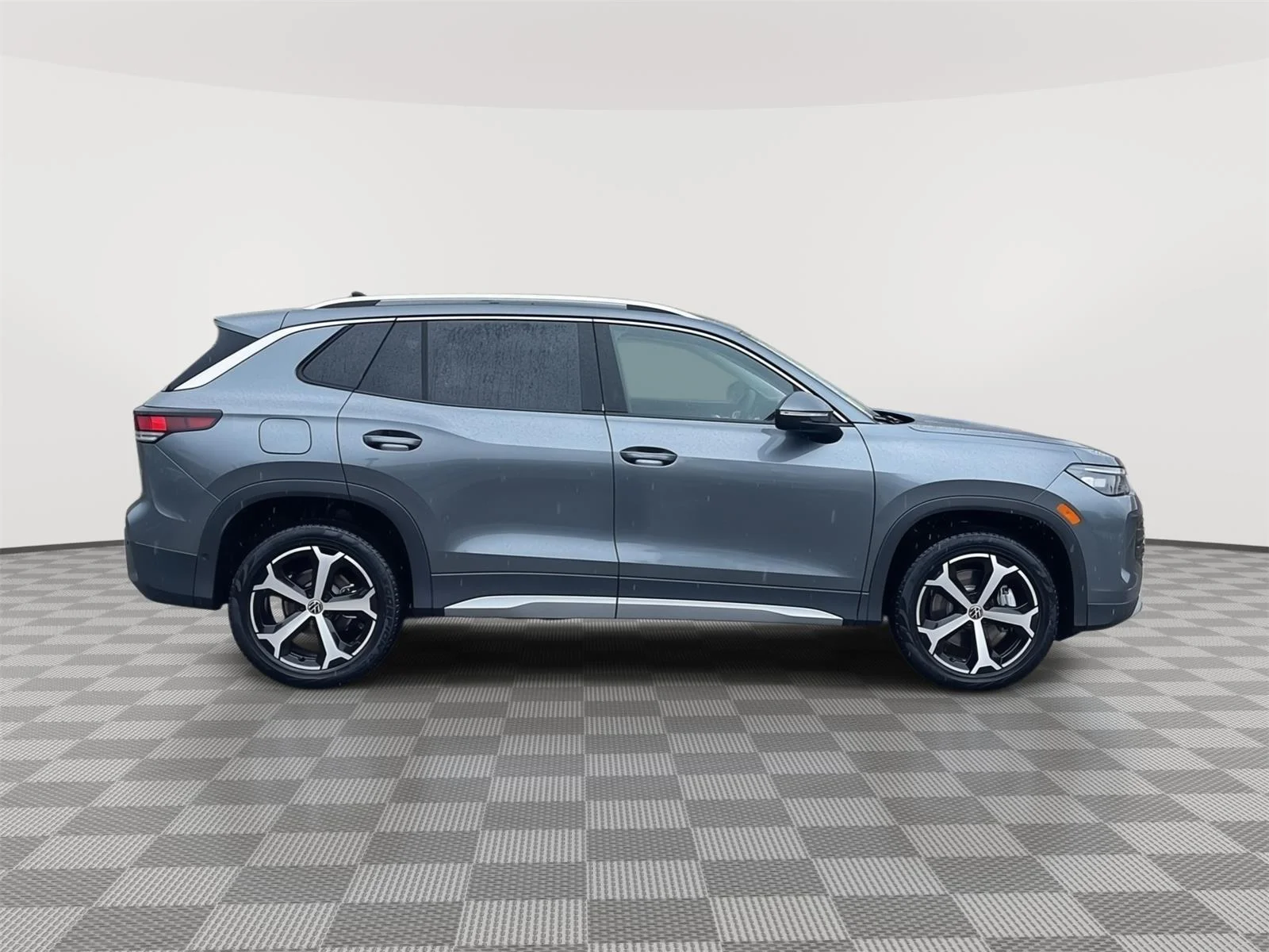 New 2026 Platinum Gray Metallic Volkswagen SE image 4