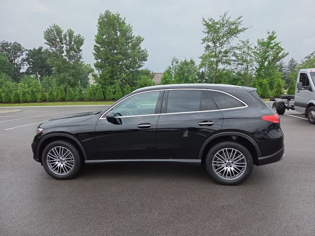 New 2026 Black Mercedes-Benz GLC300 image 6