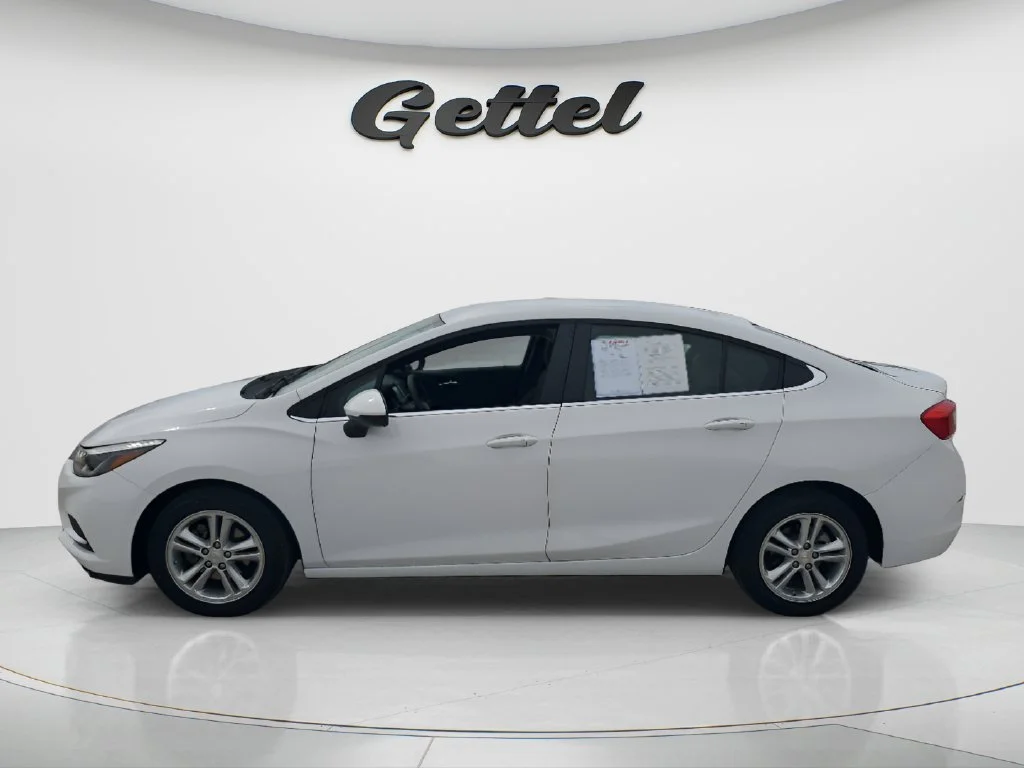 Used 2017 SUMMIT WHITE Chevrolet LT image 8