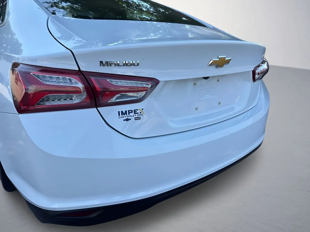 Used 2020 Summit White Chevrolet LT image 32