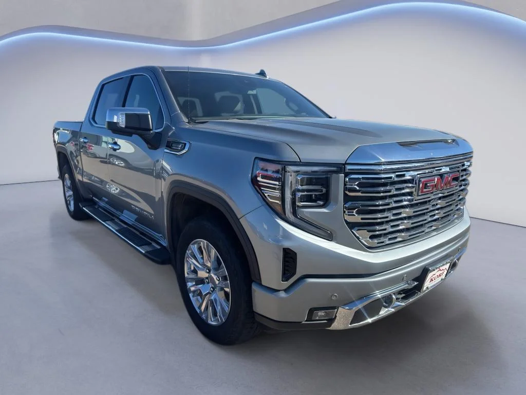 Used 2025 Sterling Metallic GMC Denali image 4