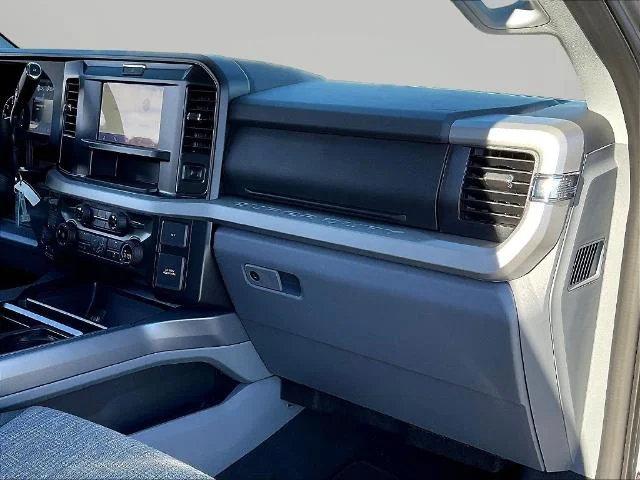 New 2027 Iconic Silver Metallic Ford F-250® XLT image 66