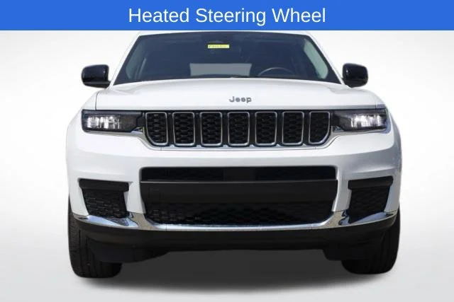 Used 2023 White Jeep Laredo image 4