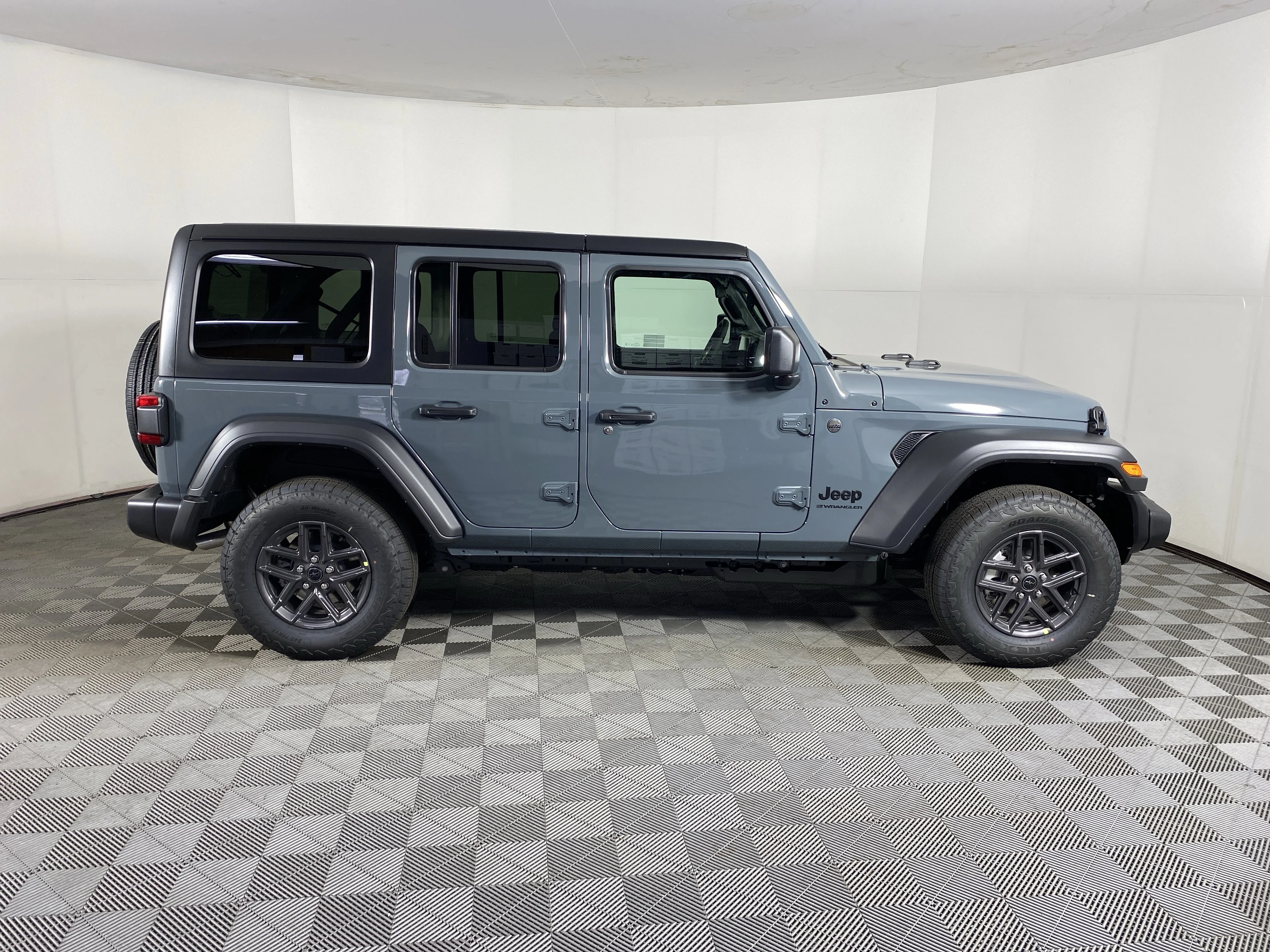 New 2026 Anvil Clear-Coat Exterior Paint Jeep Sport S image 5