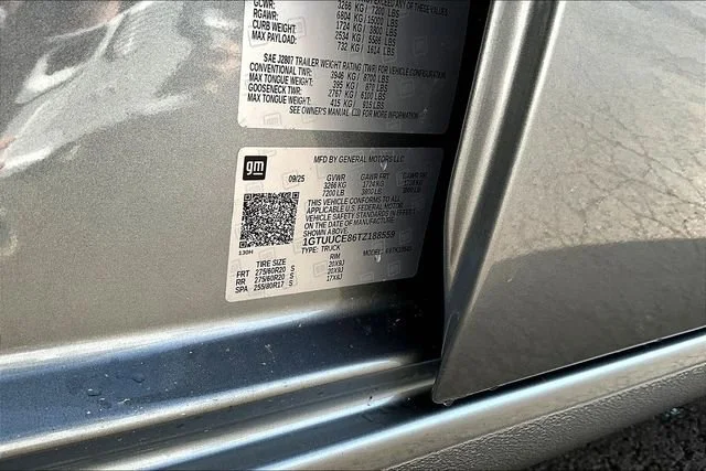 New 2026 Sterling Metallic GMC Elevation image 8
