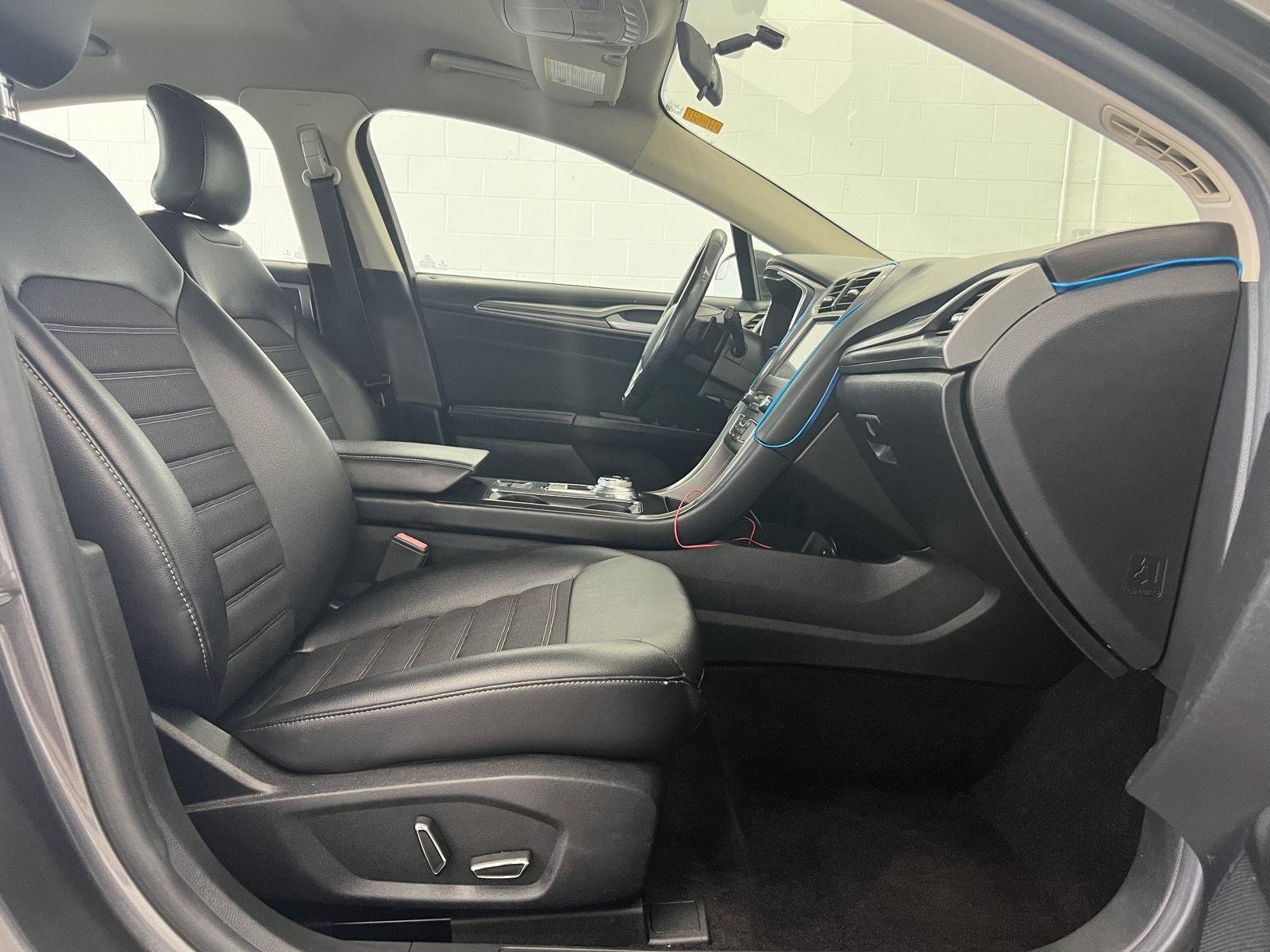 Used 2017 Magnetic Ford SE image 27
