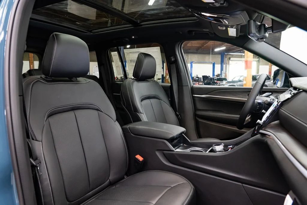 New 2026 Steel Blue Exterior Paint Jeep Limited Reserve image 33