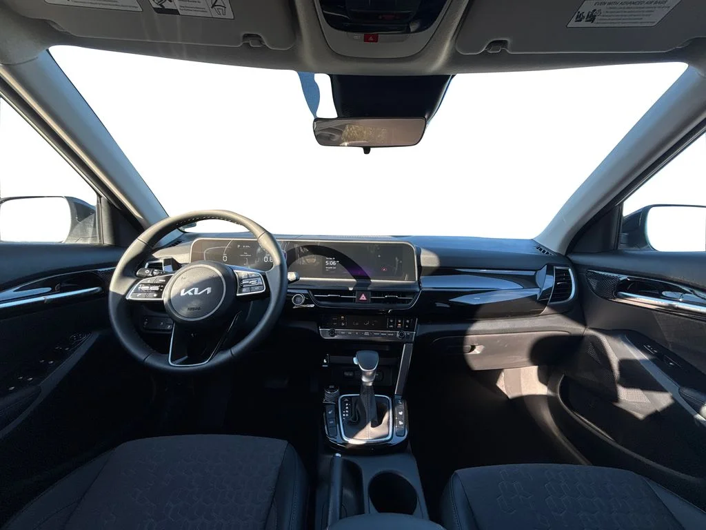 2025 Kia Seltos S - Photo 9