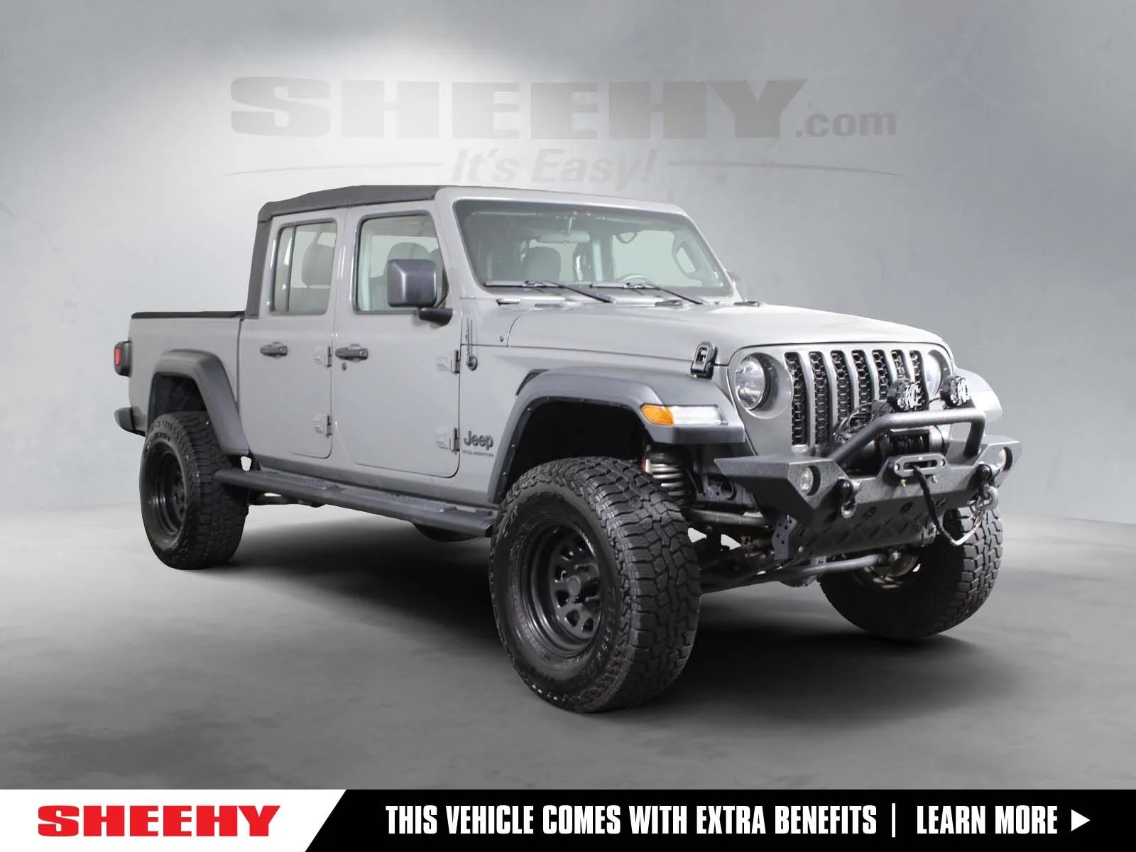 Used 2023 Gray Jeep Sport image 1