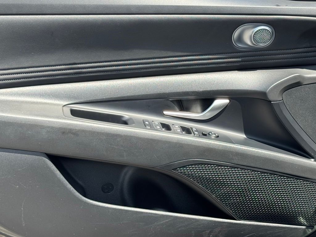 Used 2025 Gray Hyundai SEL Convenience image 11