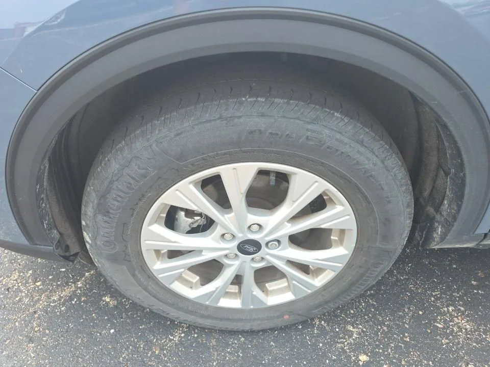 Used 2023 Vapor Blue Ford Active image 11