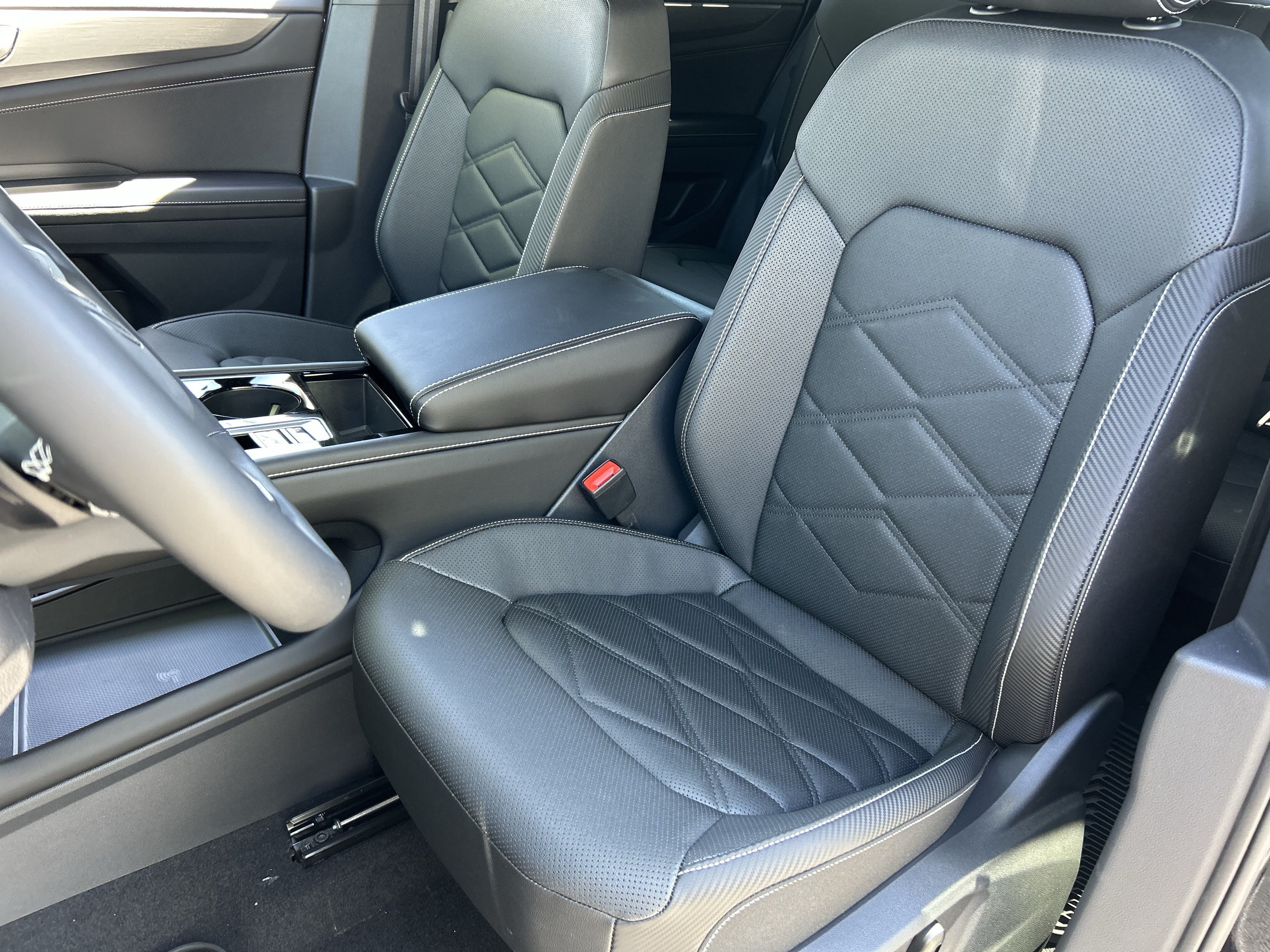 New 2026 Deep Black Pearl Volkswagen 2.0T SE w/Technology image 16