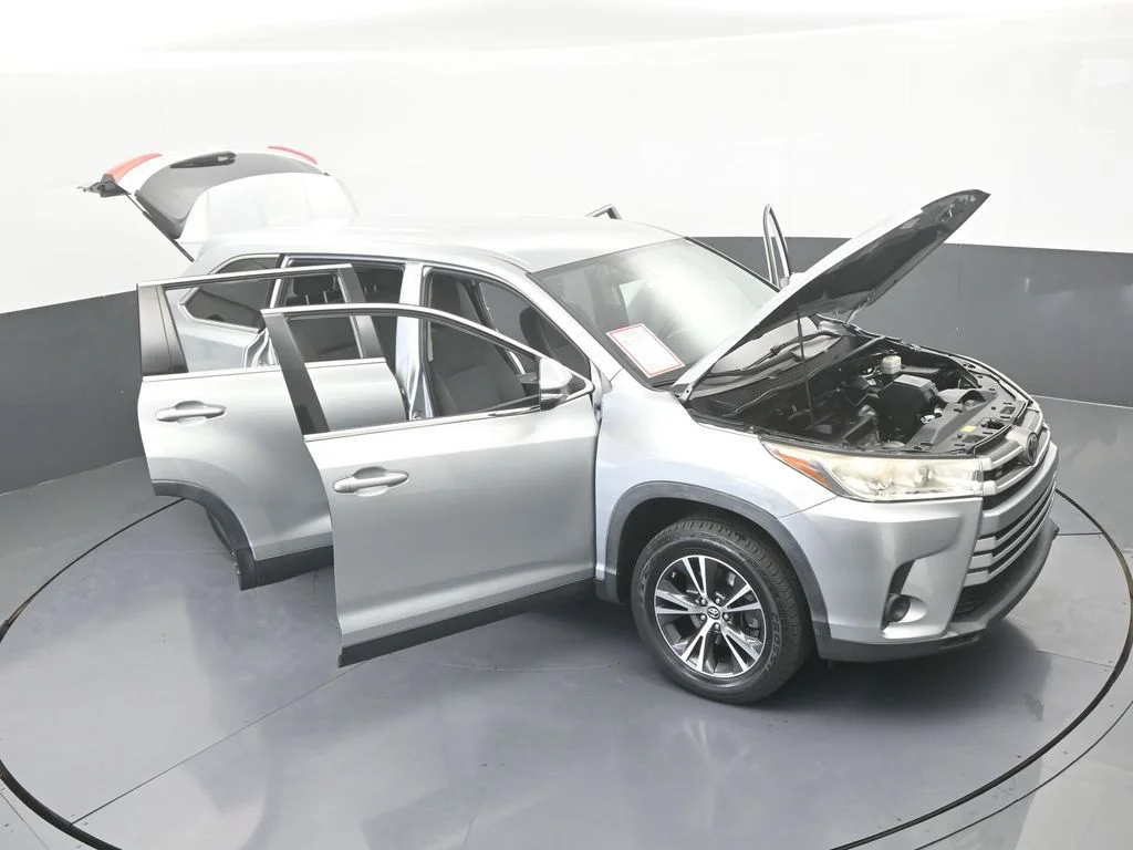 Used 2019 Celestial Silver Metallic Toyota LE image 68