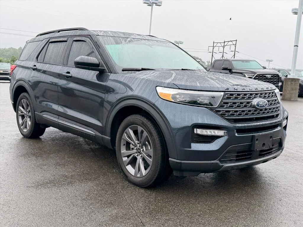 Used 2024 Stone Blue Ford XLT image 7