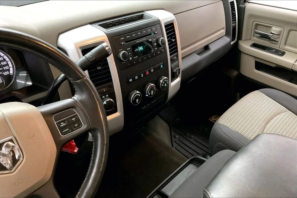 Used 2012 Gray Ram Big Horn image 19