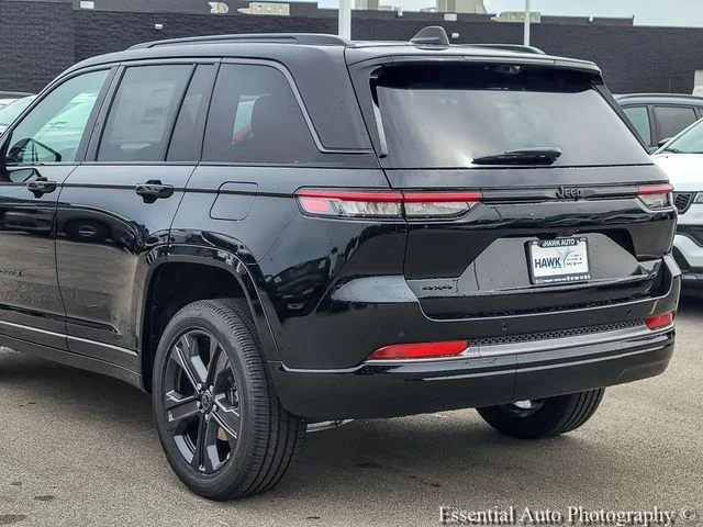 New 2027 High-Gloss Black Paint Jeep Limited Reserve image 6
