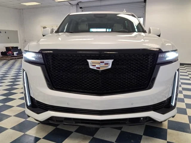 Used 2023 Crystal White Tricoat Cadillac Sport Platinum image 2