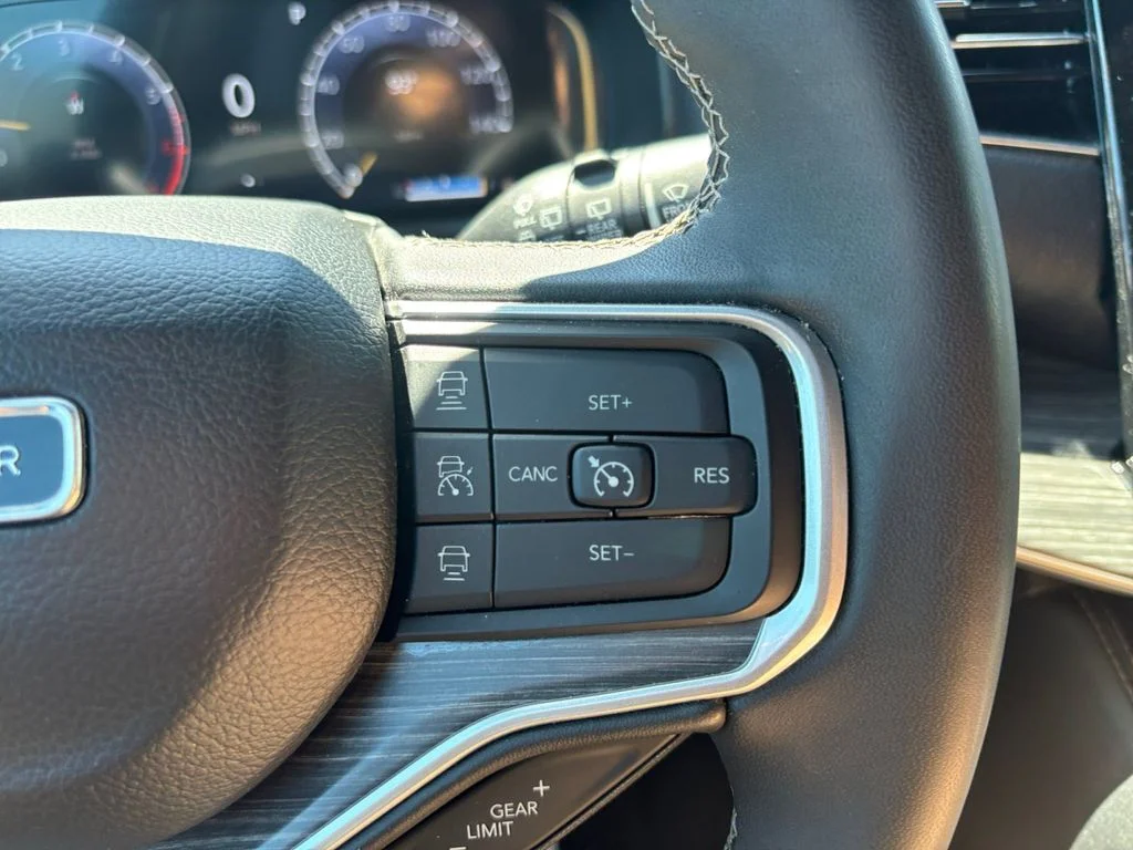 Used 2024 White Jeep Series II image 33