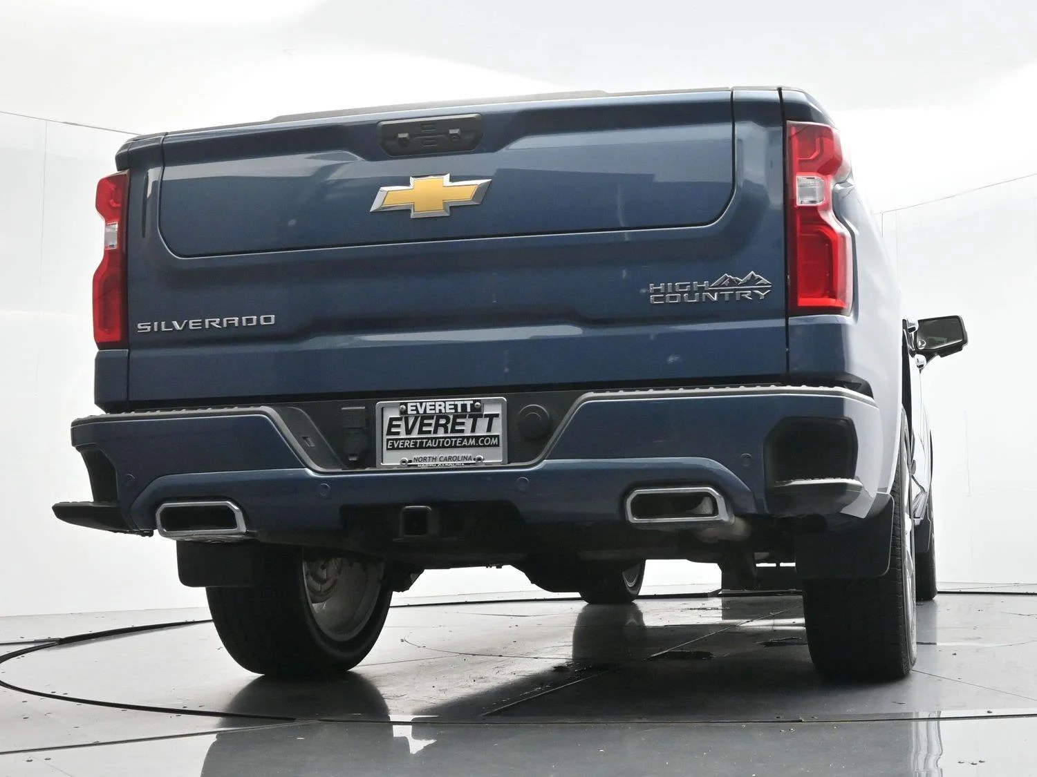 Used 2024 Lakeshore Blue Metallic Chevrolet High Country image 51