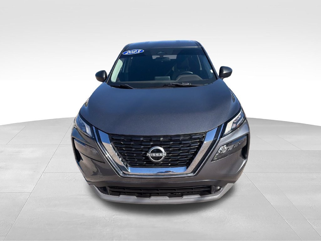 Used 2023 Gray Nissan S image 8