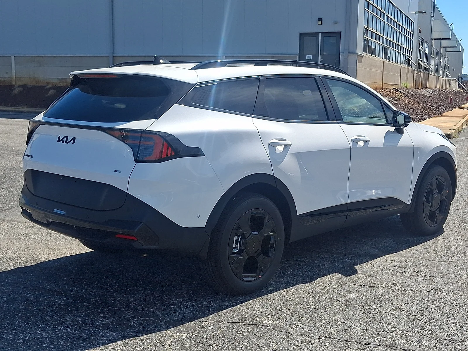 New 2027 White Kia X-Line image 3