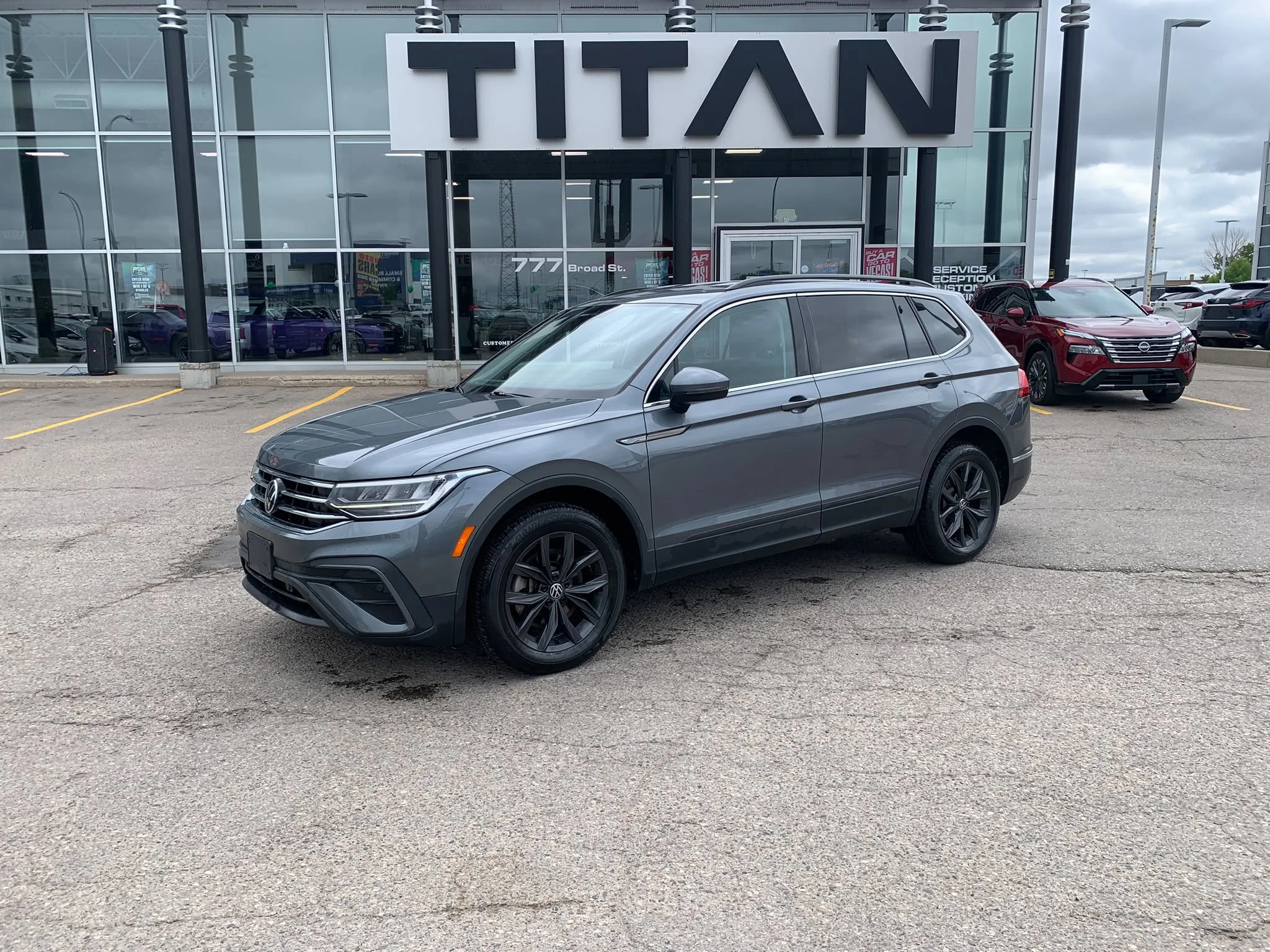 Certified Used 2024 Platinum Gray Metallic Volkswagen Comfortline 4Motion*AWD | Adaptive Cruise | Remote Start | Htd Leather | Htd Wheel | Lane Keeping image 2