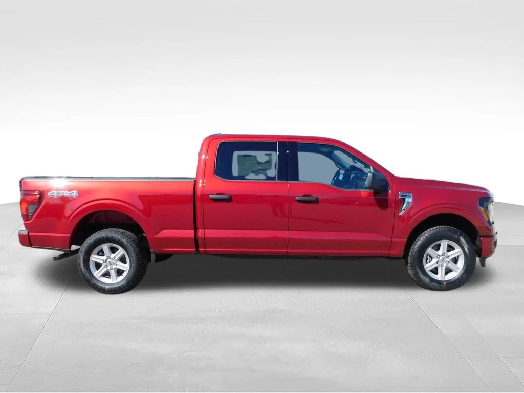 New 2026 Red Ford XLT image 2