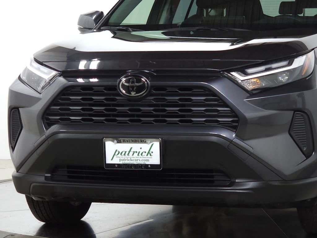 Used 2025 Magnetic Gray Metallic Toyota XLE image 4