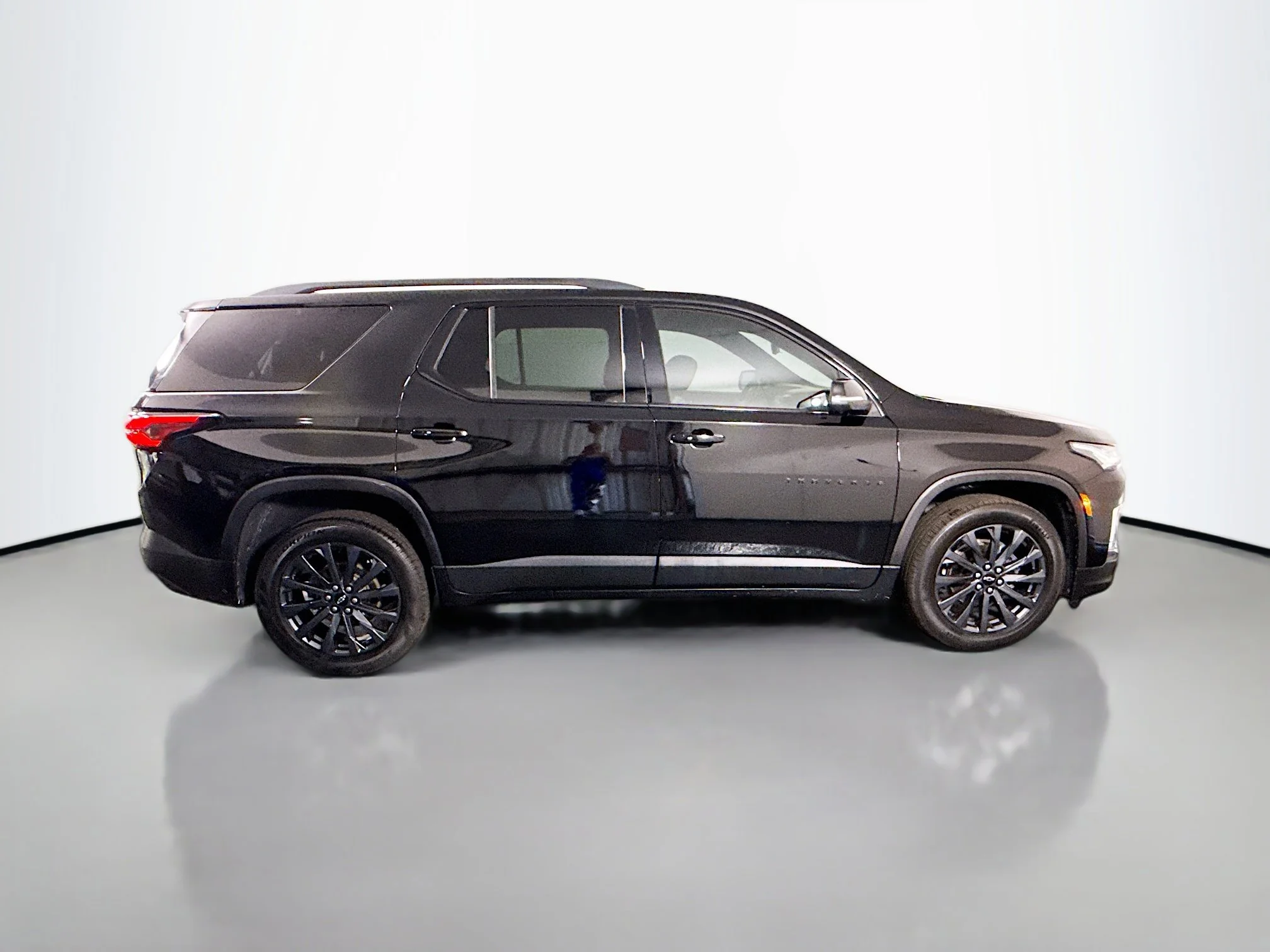 Used 2022 Mosaic Black Metallic Chevrolet RS image 8