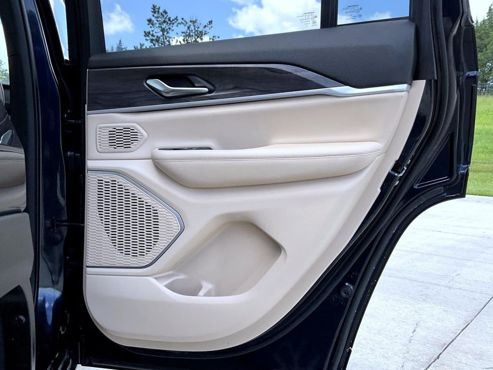 Used 2023 Black Jeep Limited image 18