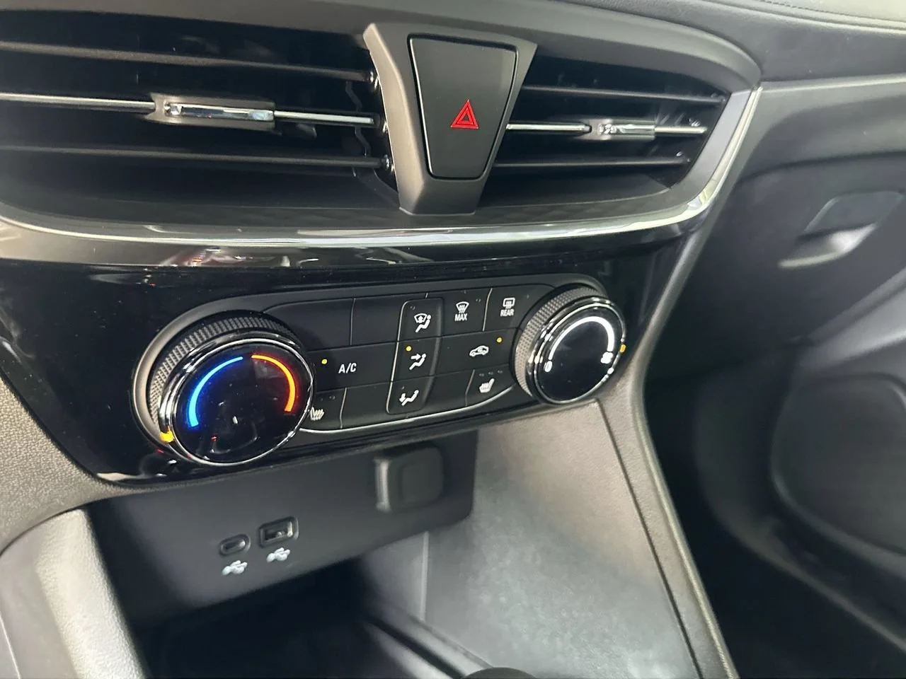 2026 Buick Encore GX Sport Touring - Photo 20