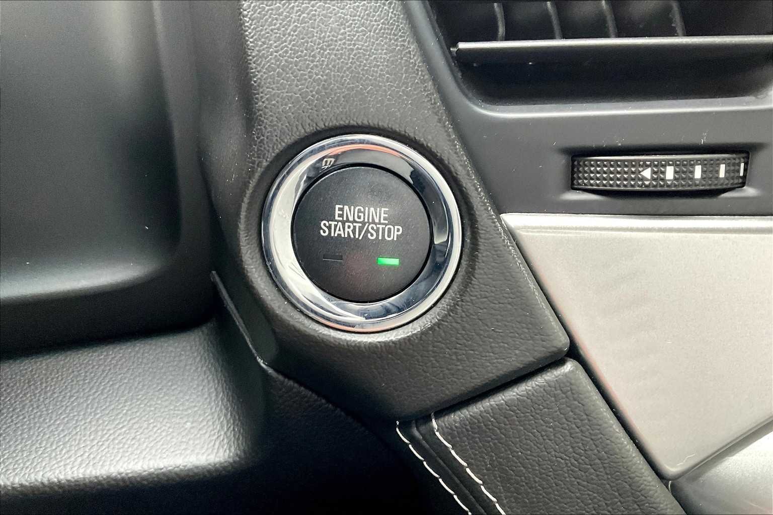 Used 2019 Shadow Gray Metallic Chevrolet LT image 33