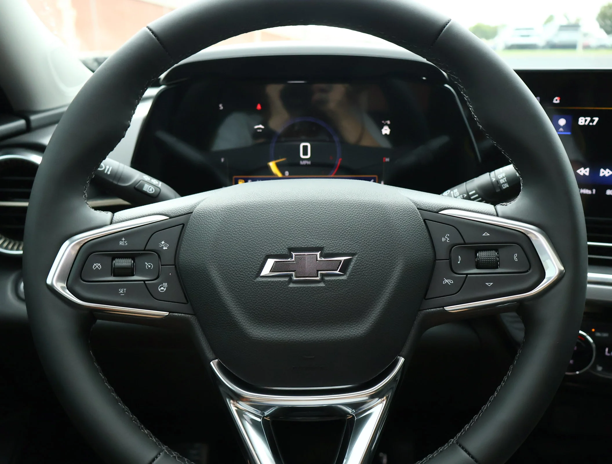 New 2026 Summit White Chevrolet ACTIV image 12