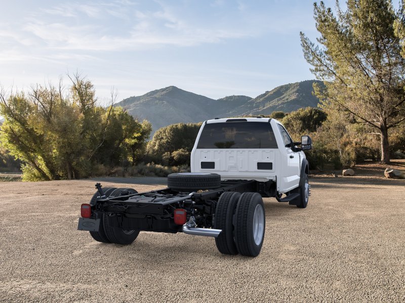 New 2026 Oxford White Ford F-550® XL image 30