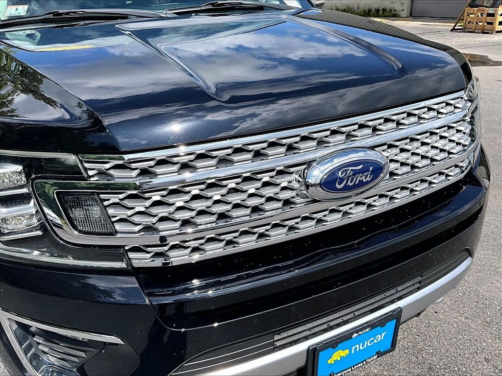 Used 2019 Black Metallic Ford Platinum image 33